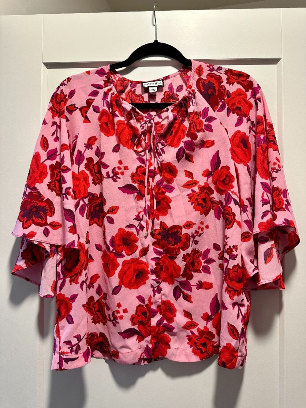Floral bell sleeve blouse